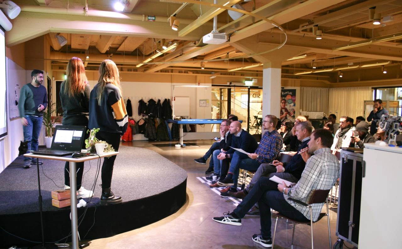 A group presenting to an audience at Campus Varnamo, Sweden.